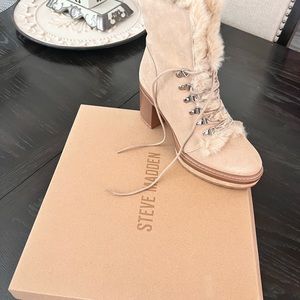 BRAND NEW Steve madden sand suede boots